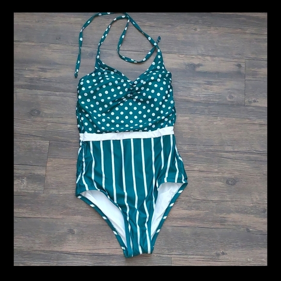 Modcloth swimsuit - Picture 10 of 12